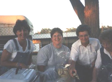 Nacho and pop servers:  Tammy Higgins Irvin, Ellen Davis Kershner, Liz Conner, Ruthetta Irvin.